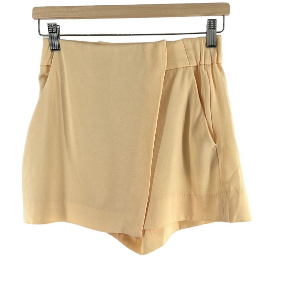 Aritzia Babaton Hikaru Skort Skirt Shorts
Crepe Yellow Size 0